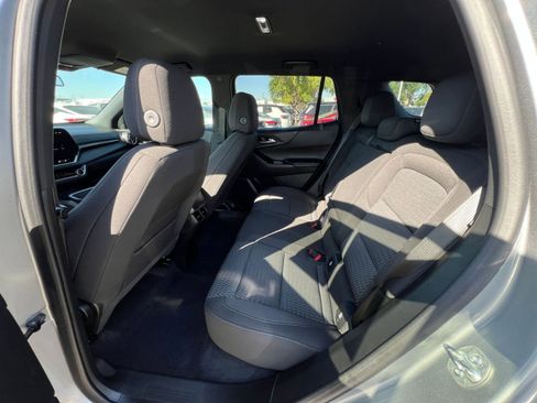 Used 2025 Chevrolet Equinox LT image 29