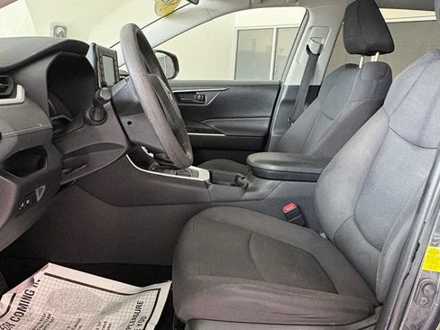 Used 2020 Toyota RAV4 LE w/ All Weather Liner Package AWD/4WD image 10