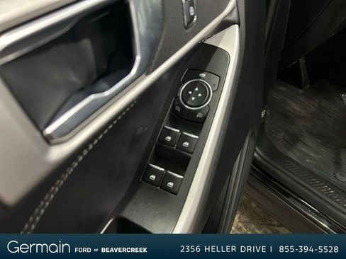 Used 2022 Ford Explorer XLT w/ Equipment Group 202A image 14