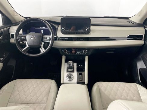 Used 2024 Mitsubishi Outlander SEL image 25