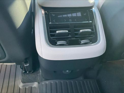 New 2026 Volvo XC90 B6 Ultra w/ Protection Package Premier image 16