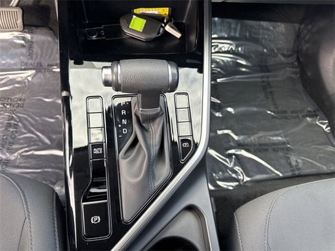 Certified 2025 Kia Niro LX image 22