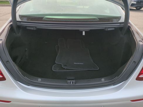 Used 2019 Mercedes-Benz E 300 image 33