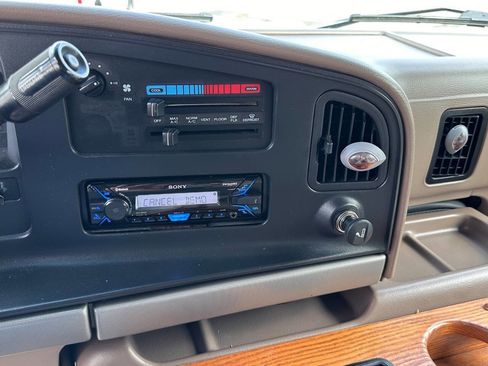 Used 1994 Ford E-150 and Econoline 150 RWD image 13