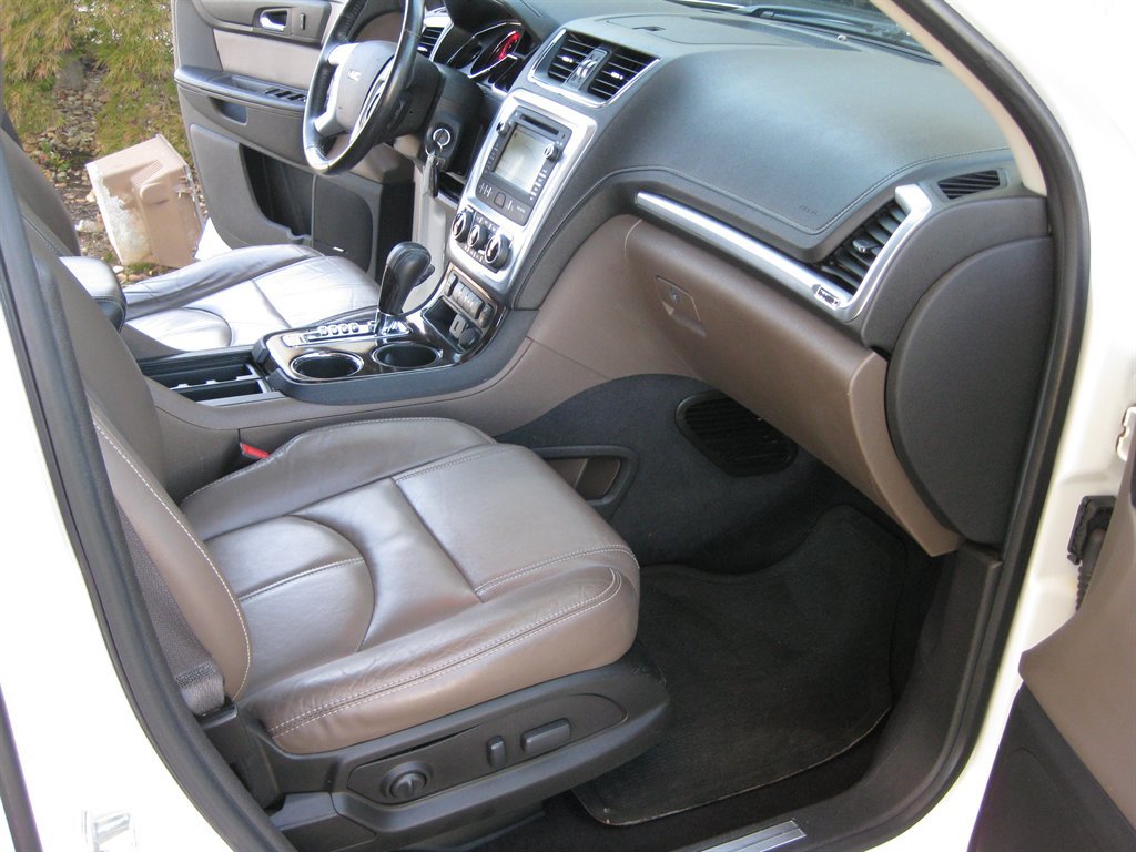 Used 2015 GMC Acadia SLT w/ Open Road Package FWD image 36