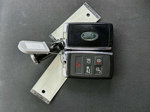 Used 2023 Land Rover Defender 110 AWD/4WD image 22