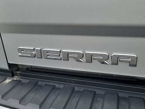Used 2018 GMC Sierra 1500 SLE w/ SLE Value Package AWD/4WD image 29