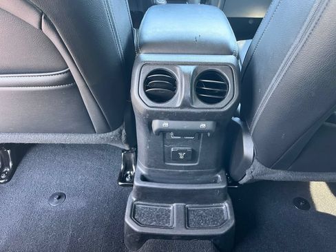 Used 2019 Jeep Wrangler Unlimited Sahara AWD/4WD image 21