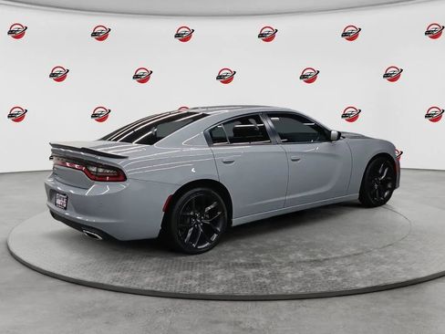 Used 2021 Dodge Charger SXT w/ Blacktop Package RWD image 5