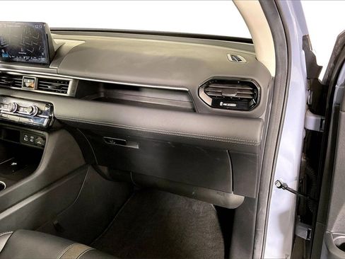 Used 2025 Honda Pilot Touring image 16