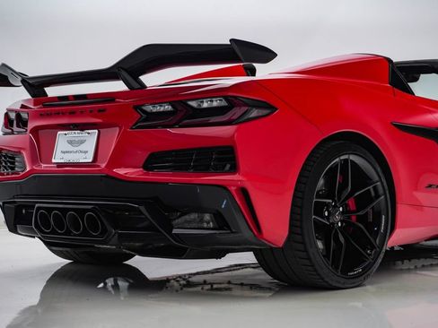 Used 2024 Chevrolet Corvette Z06 RWD image 14