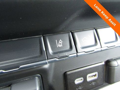 Used 2025 Chevrolet Silverado 2500 W/T w/ WT Convenience Package image 9