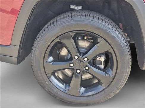 Used 2025 Jeep Grand Cherokee L Limited w/ Luxury Tech Group II AWD/4WD image 8