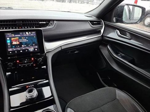 Certified 2023 Jeep Grand Cherokee L Laredo AWD/4WD image 17