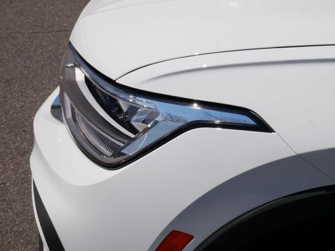 Used 2022 Volkswagen Tiguan SE AWD/4WD image 17