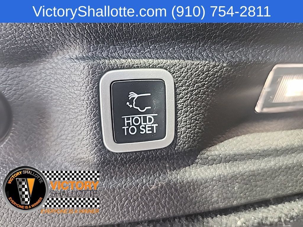Used 2025 Jeep Grand Cherokee L Summit AWD/4WD image 31