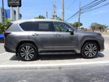 Used 2025 Lexus LX 700h Luxury image 4