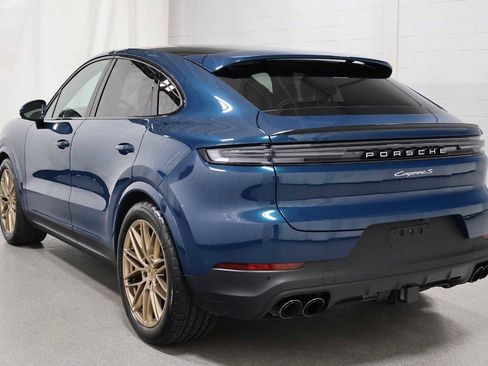 Certified 2026 Porsche Cayenne S AWD/4WD image 3