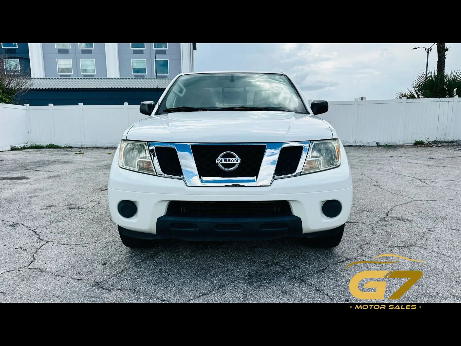 Used 2019 Nissan Frontier SV RWD image 2