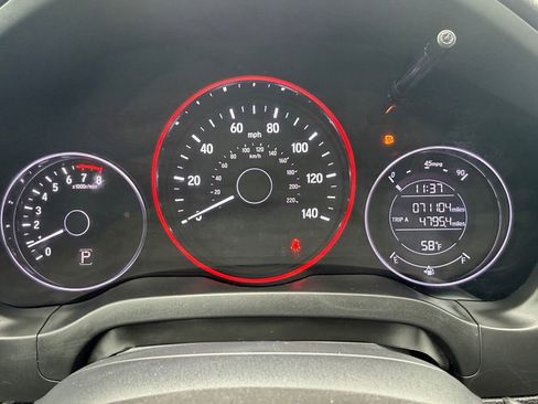 Used 2021 Honda HR-V LX image 13