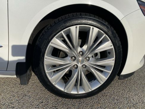 Used 2019 Chevrolet Impala Premier w/ Premier Confidence Package image 9