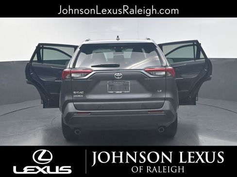Used 2021 Toyota RAV4 LE image 26