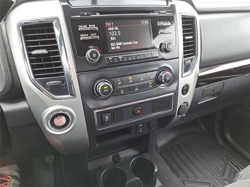 Used 2017 Nissan Titan SV image 10