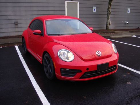 Used 2018 Volkswagen Beetle 2.0T S image 4