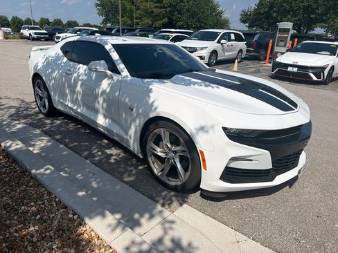 Used 2019 Chevrolet Camaro SS RWD image 7