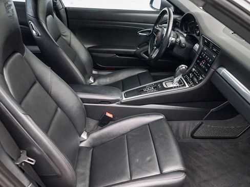 Used 2017 Porsche 911 Carrera image 18