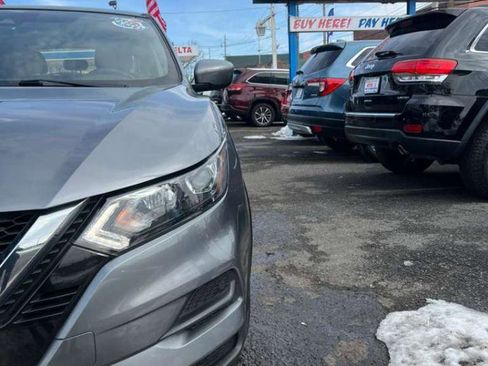 Used 2021 Nissan Rogue Sport S image 4