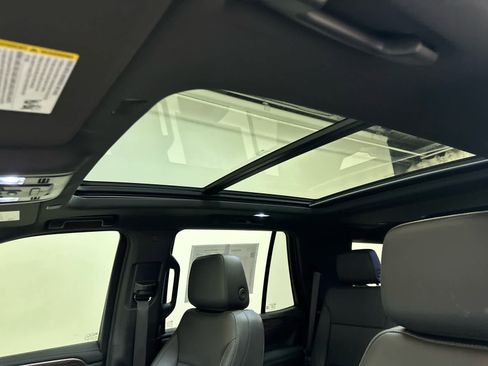 Used 2022 Chevrolet Tahoe Z71 w/ Luxury Package image 31