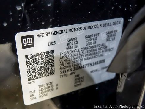 New 2026 Cadillac Optiq Luxury 1 image 21