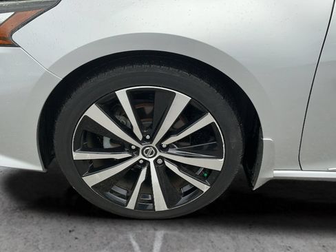Used 2020 Nissan Altima 2.5 SR FWD image 18