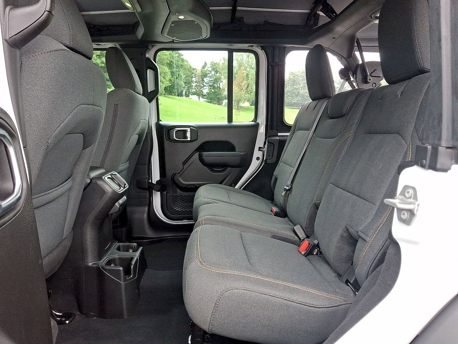Used 2025 Jeep Wrangler Unlimited Sport AWD/4WD image 19