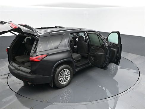 Used 2023 Chevrolet Traverse LT image 30
