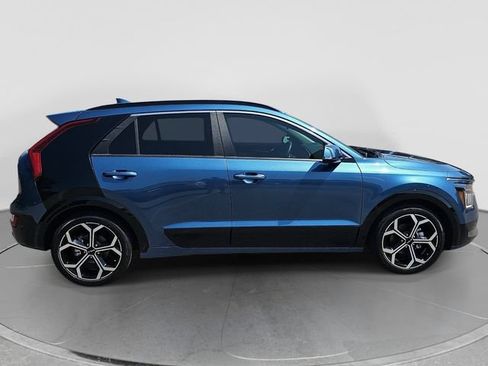 Used 2024 Kia Niro SX Touring FWD image 8