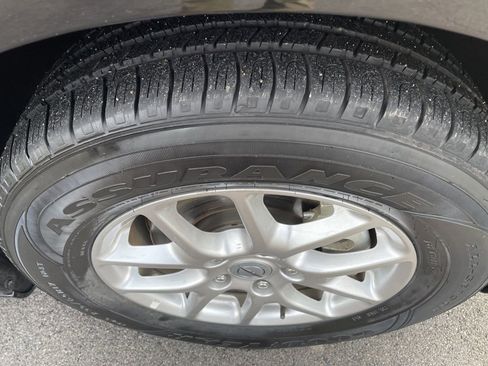 Used 2024 Chrysler Pacifica Touring-L image 28