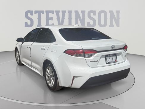 Used 2024 Toyota Corolla LE w/ LE Convenience Package FWD image 3