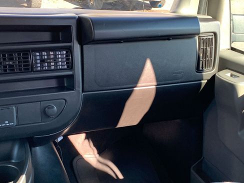 Used 2025 GMC Savana 3500 LT w/ LT Preferred Equipment Group image 34