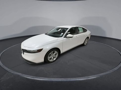 Used 2023 Honda Accord LX image 4