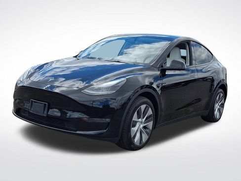 Used 2023 Tesla Model Y Long Range AWD/4WD image 4
