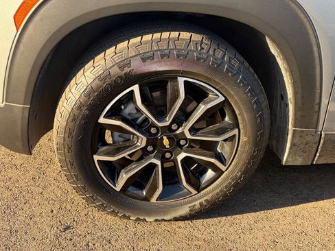 Used 2023 Chevrolet TrailBlazer ACTIV w/ Technology Package FWD image 6
