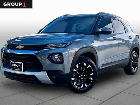 Used 2023 Chevrolet TrailBlazer LT FWD image 1