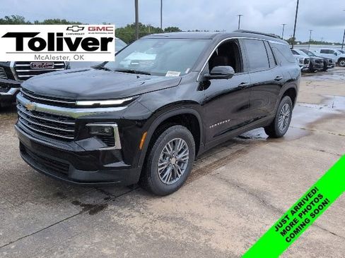 New 2026 Chevrolet Traverse LT w/ Driver Confidence Package FWD image 1