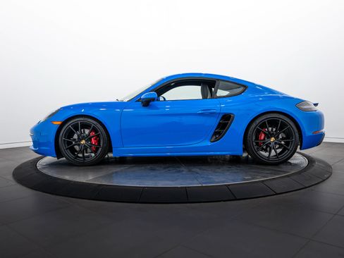 Certified 2025 Porsche 718 Cayman S RWD image 2