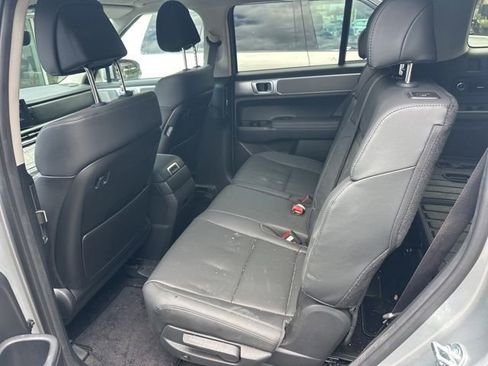 Used 2025 Hyundai Santa Fe SEL FWD image 19