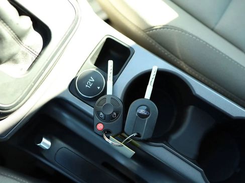 Used 2016 Ford Escape SE image 46