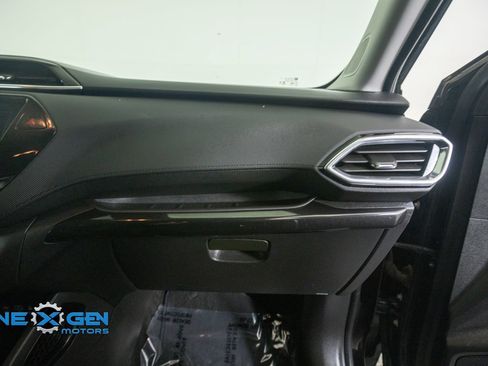 Used 2021 Chevrolet TrailBlazer LT w/ Convenience Package FWD image 42