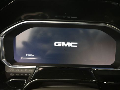 Used 2026 GMC Sierra 1500 SLT AWD/4WD image 14